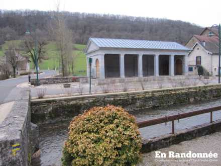 Fontaine et lavoir de Cussey-sur-Lison