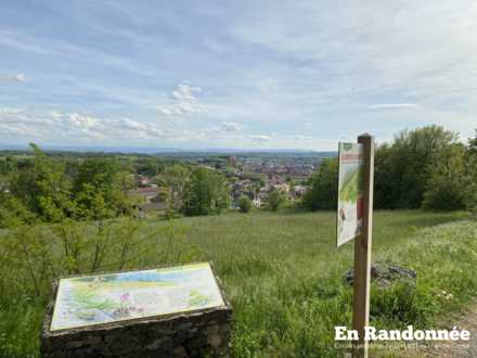 Vue sur la Citadelle depuis le sentier de la Miotte