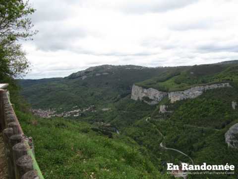 Les gorges de Nouailles et la source de la Loue