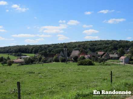 Vue sur l'abbaye de Marast