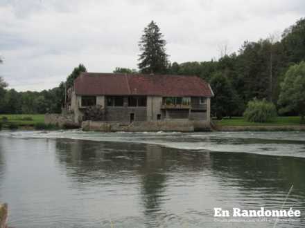 Moulin Lambert au bord de la Loue