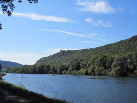 Vue sur les ruines du Château de Montferrand