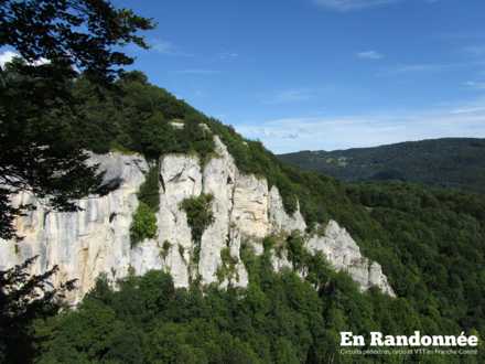 Vue sur la falaise de la Roche
