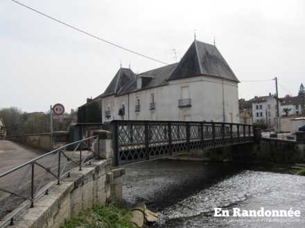 Pont métallique, rue des Tanneries