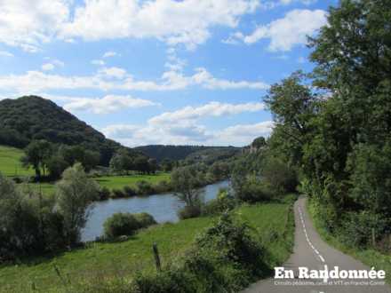 EuroVéloroute 6 sur piste cyclable à proximité de Baumes-les-Dames