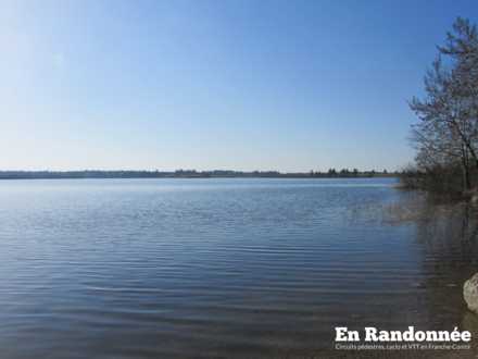 Vue sur le lac de l'Entonnoir