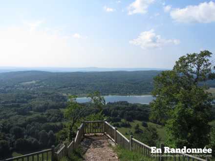 Belvédère du Pic de l'Aigle, vue sur le Lac de la Motte