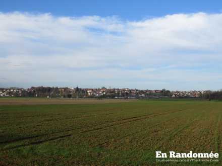 Vue sur Saint-Vit depuis le canal