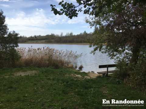 Le Tour du Grand Lac d'Étival