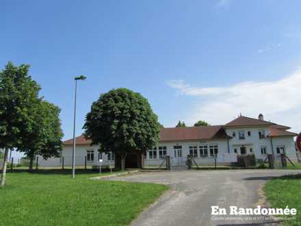 Parking de l'école et mairie