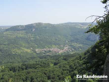 Vue sur Mouthier-Haute-Pierre